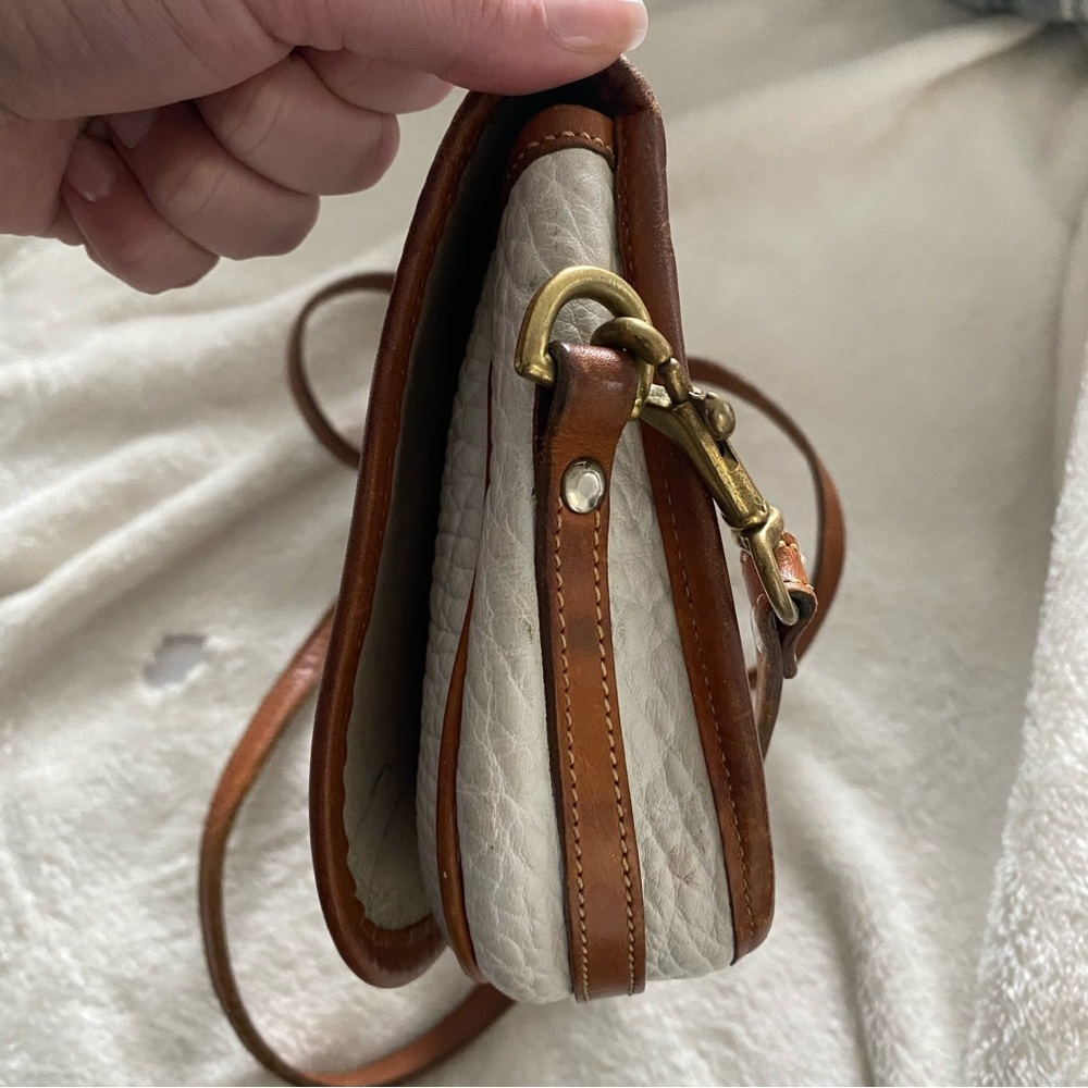 Vintage Dooney & Bourke White Leather Crossbody - Picture 12 of 12